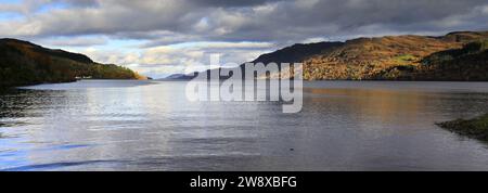 Herbstblick über Loch Ness, Fort Augustus, Highlands von Schottland Stockfoto