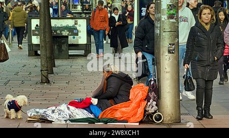 Glasgow, Schottland, Großbritannien. Dezember 2023. Weihnachtseinkäufe in der Shoppinghauptstadt schottlands, Buchanan Street, The Style Mile oder Golden z. Credit Gerard Ferry/Alamy Live News Stockfoto