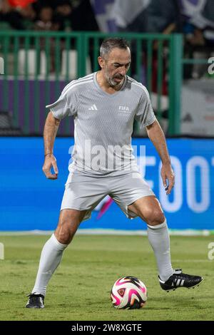 Dschidda, Saudi-Arabien. Dezember 2023. Al Ahli Sports Club JEDDAH, SAUDI-ARABIEN - 21. DEZEMBER: Youri Djorkaeff spielt für World Legends in Aktion während des Saudi Legends and World Legends Matches im Al Ahli Sports Club am 21. Dezember 2023 in Dschiddah, Saudi-Arabien. (Foto: Richard Callis//SPP) (/SPP) Credit: SPP Sport Press Photo. /Alamy Live News Stockfoto