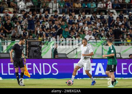 Dschidda, Saudi-Arabien. Dezember 2023. Al Ahli Sports Club JEDDAH, SAUDI-ARABIEN - 21. DEZEMBER: Gilberto Silva spielt für World Legends am Ball während des Saudi Legends and World Legends Matches im Al Ahli Sports Club am 21. Dezember 2023 in Jeddah, Saudi-Arabien. (Foto: Richard Callis//SPP) (/SPP) Credit: SPP Sport Press Photo. /Alamy Live News Stockfoto