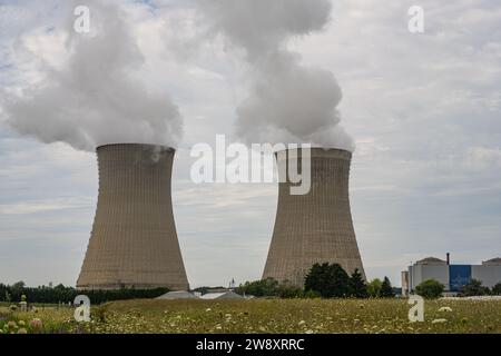 Kernkraftwerk an der Loire, Zentrum Frankreichs. Centrale nucléaire EDF de Dampierre Stockfoto
