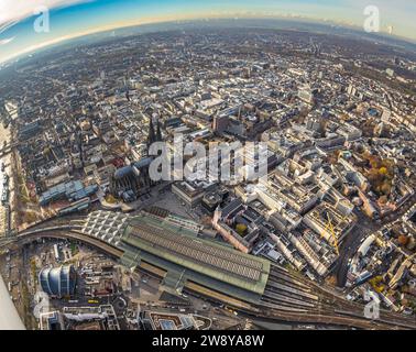 Luftbild, City und Altstadt Übersicht mit Kölner Dom und Hauptbahnhof, Erdkugel, Fisheye Aufnahme, Fischaugen Aufnahme, 360 Grad Aufnahme, winzige Welt, kleiner Planet, Fisheye Bild, Altstadt, Köln, Rheinland, Nordrhein-Westfalen, Deutschland ACHTUNGxMINDESTHONORARx60xEURO *** Luftaufnahme, Stadt- und Altstadtübersicht mit Kölner Dom und Hauptbahnhof, Erdkugel, Fischaugenbild, 360-Grad-Bild, winzige Welt, kleiner Planet, Fischaugenbild, Altstadt, Köln, Rheinland, Nordrhein-Westfalen, Deutschland ACHTUNGxMINDESTHONORARx60xEURO Stockfoto