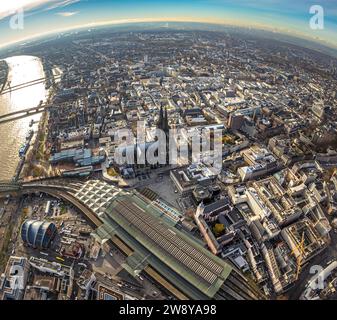 Luftbild, City und Altstadt Übersicht mit Kölner Dom und Hauptbahnhof, Erdkugel, Fisheye Aufnahme, Fischaugen Aufnahme, 360 Grad Aufnahme, winzige Welt, kleiner Planet, Fisheye Bild, Altstadt, Köln, Rheinland, Nordrhein-Westfalen, Deutschland ACHTUNGxMINDESTHONORARx60xEURO *** Luftaufnahme, Stadt- und Altstadtübersicht mit Kölner Dom und Hauptbahnhof, Erdkugel, Fischaugenbild, 360-Grad-Bild, winzige Welt, kleiner Planet, Fischaugenbild, Altstadt, Köln, Rheinland, Nordrhein-Westfalen, Deutschland ACHTUNGxMINDESTHONORARx60xEURO Stockfoto