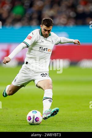 Frankfurt Am Main, Deutschland. Dezember 2023. Joe Scally (Borussia Mönchengladbach, 29) 20.12.2023, Fussball, 1. Bundesliga, Eintracht Frankfurt - Borussia Mönchengladbach, GER, Frankfurt am Main, Deutsche Bank Park, DFL-VORSCHRIFTEN VERBIETEN DIE VERWENDUNG VON FOTOGRAFIEN ALS BILDSEQUENZEN UND/ODER QUASI-VIDEO. Quelle: dpa/Alamy Live News Stockfoto