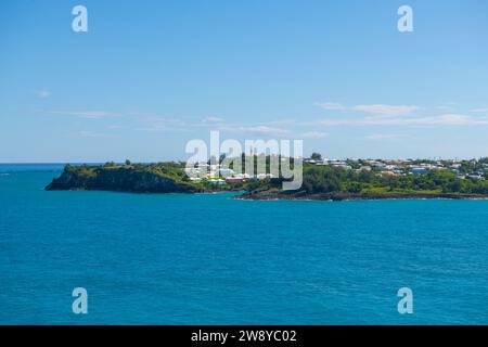 St. David's Lighthouse auf St. David's Island, vom Meer aus gesehen, Bermuda. Stockfoto