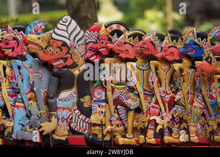 Schattenpuppen-Show (Wayang krucil). Wayang krucil ist ein Wayang aus Kediri, Ost-Java Stockfoto