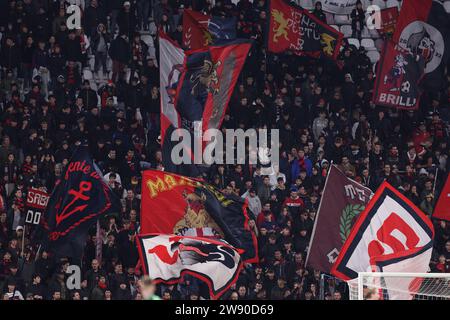 Fans (Genua) beim italienischen Spiel der Serie A zwischen Sassuolo 1-2 Genua im Mapei Stadium am 22. Dezember 2023 in Reggio Emilia, Italien. Quelle: Maurizio Borsari/AFLO/Alamy Live News Stockfoto