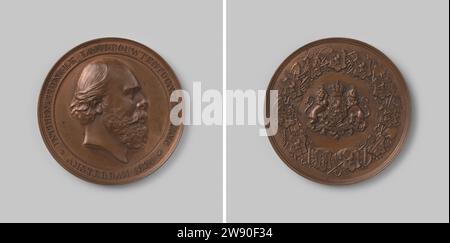 Internationale Landwirtschaftsausstellung in Amsterdam, zu Ehren von Willem III., König der Niederlande, Jacob Samuel Cohen Elion, Geschichtsmedaille 1884 Bronzemedaille. Vorne: Bruststück Mann innen Wechsel. Meisterschaft: Gekröntes Wappen, flankiert von zwei gekrönten Löwen über Wimpel mit Inschrift innerhalb des Randes von Korenaren und Ästen, in denen landwirtschaftliche Werkzeuge und elf Wappen eingearbeitet sind. Amsterdam Bronze (Metall) auffällig (Metallverarbeitung) Amsterdam Stockfoto