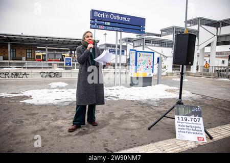 Schriftsstellerin Marion Brach bei der Protestlesung gegen die ...