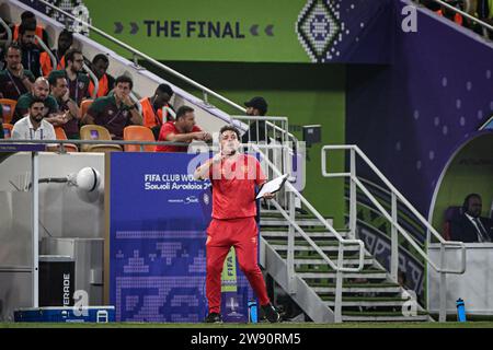 Dschidda, Saudi-Arabien. Dezember 2023. JEDDAH, SAUDI-ARABIEN - 22. DEZEMBER: Fluminense-Trainer Fernando Diniz beim Endspiel der FIFA Club-Weltmeisterschaft zwischen Manchester City und Fluminense in King Abdullah Sports City am 22. Dezember 2023 in Jeddah, Saudi-Arabien. (Foto: Alexandre Neto/SPP) (Alexandre Neto/SPP) Credit: SPP Sport Press Photo. /Alamy Live News Stockfoto