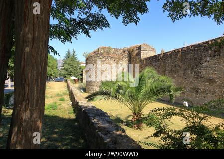 11. September 2023: Elbasan in Albanien: Blick auf die Mauern der Burg Stockfoto