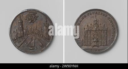 Hebamme der Stadt Delft, Gijsbert van Moelingen, Silbermedaille 1776. Vorderseite: Blick auf die Stadt Delft mit alter und neuer Kirche und Migration voller Schiffe unter gekröntem Wappen mit verzierten Zweigen. Umgekehrt: Rathaus von Delft zwischen Huizen; auf Turm: Haantje Innenverkleidung; Schnitt: Signatur der Haager Silber (Metall) markant (Metallverarbeitung) Delft Stockfoto