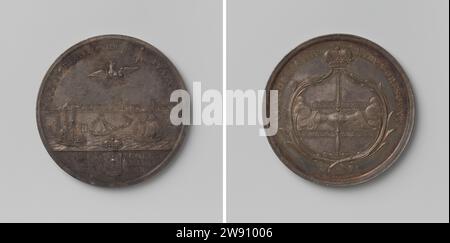 Hebamme der Stadt Embden, Barend Christiaan van Calker, Silbermedaille 1795. Vorderseite: Blick auf die Stadt des Wassers, auf der fünf Schiffe segeln; darüber: Gekrönter Adler mit Zepter und Regierungsapfel, geschützt durch Sonnenlicht im Wechsel; Schnitt: Inschrift unterbrochen durch gekröntes Wappen auf zwei überkreuzten Palmenzweigen. Rückseite: Zwei zusammengedrückte Hände halten zusammen auf Zepter ruhende Krone, die in einem Kranz aus Palmzweigen steckt und über dem Jahr angezeigt wird, und Signatur Zeist Silber (Metall) markant (Metallverarbeitung) / Gravur Emden Stockfoto