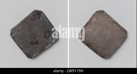 Daalder, Notmünze aus Haarlem, während der Belagerung geschlagen, Anonym, 1572 - 1573 Münze. Belagerungsmünze einseitige, diamantförmige Notmünze mit abgeschrägten Ecken. Vorderseite: Drei Marken übereinander, einer rechts davon; von unten nach oben: Meisterzeichen: Stern und Halbmond; Stadtwappen: Umgekehrt Schwert mit zwei Sternen auf beiden Seiten, Kreuz auf der Schwertspitze; Jahr; rechts klopfen: Löwe auf Schild. Rückseite: Blanco Haarlem Silber (Metall) auffällig (Metallverarbeitung) Haarlem Stockfoto