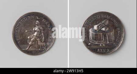 Reformierte Diakonie in Amsterdam, eine Spur, die den neu angekommenen Diakonen und Diakonen, Johan George Holtzhey, 1759 Silbermedaille geschenkt wurde. Vorderseite: Arme Frau, mit gespreizten Händen auf Stein, auf dem Kopf eine Taube, auf den Schultern eine Joch und neben ihr ein Lamm im Inneren; Schnitt: Unterschrift. Rückseite: Zwei Brote, von denen die oberen Buchstaben eine Rutsche tragen, liegen auf dem Tisch, der drinnen mit anmutigen Teppichen bedeckt ist; Schnitt: Jahr Amsterdam Silber (Metall) markant (Metallverarbeitung) Amsterdam Stockfoto