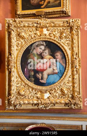 Florenz, Italien - 27. Juni 2023: Die Madonna des Stuhls, genannt Madonna della Seggiola, von Raffaello Sanzio, genannt Raphael, um 1513 hingerichtet Stockfoto