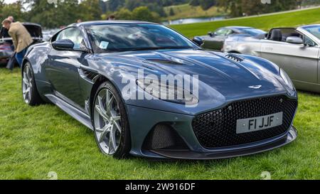 2018 Aston Martin DBS Superleggera, ausgestellt auf der Salon Privé Concours d’Elégance Motorshow im Blenheim Palace. Stockfoto