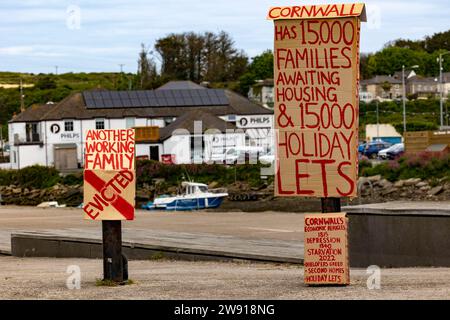 Wohnungsprotest in Hayle, Cornwall, gegen Second Homes Air BNBs Stockfoto