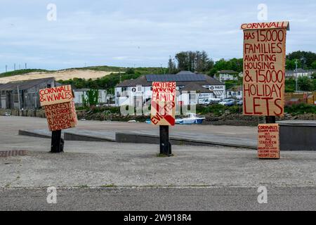 Wohnungsprotest in Hayle, Cornwall, gegen Second Homes Air BNBs Stockfoto