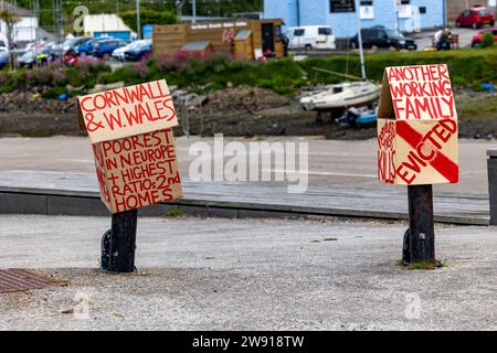 Wohnungsprotest in Hayle, Cornwall, gegen Second Homes Air BNBs Stockfoto