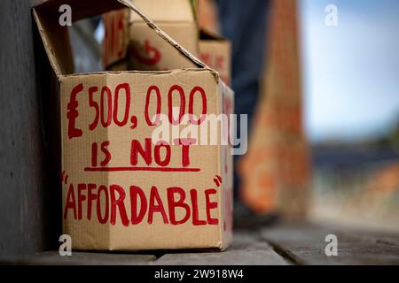 Wohnungsprotest in Hayle, Cornwall, gegen Second Homes Air BNBs Stockfoto