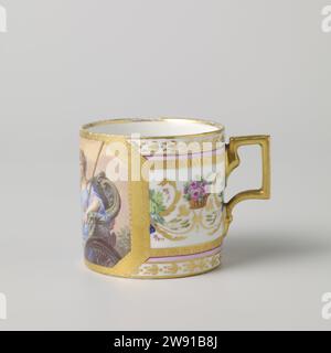 Tasse mit einer Personifikation des Überflusses, kaiserliche Porzellanfabrik, ca. 1802 Porzellankopf mit zylindrischem Körper und eckigem Ohr, auf der Glasur in E-Mail-Farben und Gold gemalt. An der äußeren Kopfwand eine goldene Kartusche, die eine Personifikation des Überflusses enthält, der in einem Wagen sitzt, mit dem Horn in der rechten Hand. Rechts ein Putto, der auf einem Löwen fährt. Der Rand der Cartouche ist mit einer Verzierung in Gold verziert, die in ein breites Band mit Kacheln und Blumenkörben übergeht. Am Rand und über dem Fuß ein Reifen mit stilisierten Pflanzenmotiven. Auf der Unterseite mit gekennzeichnet Stockfoto