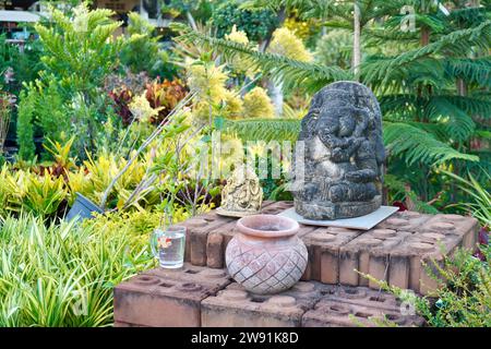 Einer von Shivas Söhnen ist die Ganesha-Statue, ein Elefantengott, dessen Gesicht. Stockfoto