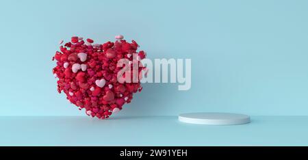 Herzförmiger Ballon neben dem Podium vor blauem Hintergrund Stockfoto