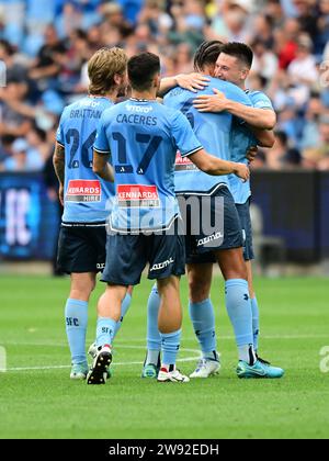 Sydney, Australien. Dezember 2023. Die Mannschaft von Sydney FC wird während des Spiels der 9. Runde der A-League 2023/24 der Männer zwischen Sydney FC und Western United FC im Allianz Stadium in Aktion gesehen. Endergebnis: Sydney FC 4:2 Western United FC. Quelle: SOPA Images Limited/Alamy Live News Stockfoto