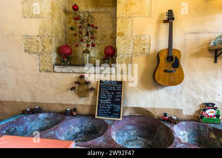 Das Tal-Furnar Restaurant diente früher als Bäckerei in Xaghra, Malta Stockfoto