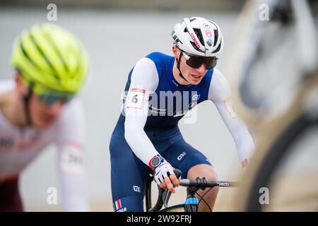 Antwerpen, Belgien. Dezember 2023. Vassilis Fotias in Aktion während des Juniorenrennens der Herren der Cyclocross-Weltmeisterschaft in Antwerpen am Samstag, den 23. Dezember 2023, Etappe 9 (von 14) der UCI-Weltmeisterschaft. BELGA FOTO JASPER JACOBS Credit: Belga News Agency/Alamy Live News Stockfoto