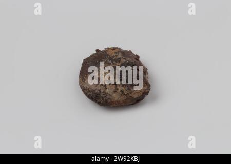 Knopf aus dem Wrack von Vliegend Hart der Ostindianer, 1700 - 1735 Knopf Holz. Middelburger Holz (Pflanzenmaterial) Stockfoto