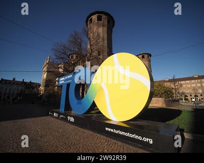 TURIN, ITALIEN - 28. NOVEMBER 2023: Tennis-Schild Stockfoto