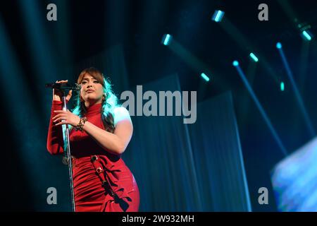 NEJ aka Nej (Nejoua Laamri) Konzert à Paris Bercy ACCOR Arena Stockfoto