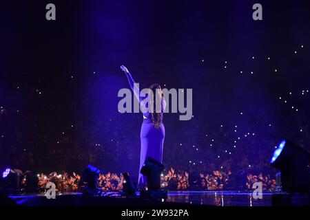 NEJ aka Nej (Nejoua Laamri) Konzert à Paris Bercy ACCOR Arena Stockfoto