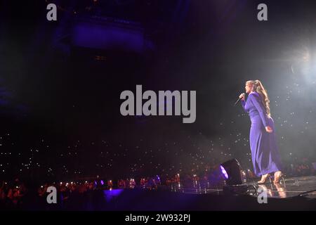 NEJ aka Nej (Nejoua Laamri) Konzert à Paris Bercy ACCOR Arena Stockfoto