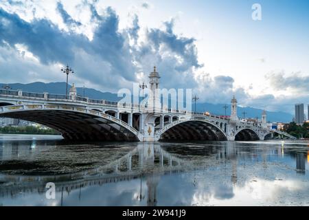 Erhai Brücke im Zentrum von Dali, Provinz Yunnan, China Stockfoto