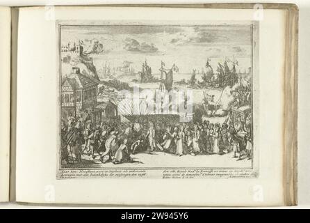 Empfang der Prinzessin Maria Stuart in England, 1689, 1689 Druckempfang der Prinzessin von Orange als Königin von England in Margate, 22. Februar 1689. Die englischen Schiffe, mit denen die Prinzessin die Saluutschoten überquerte. In dem Land werden sie und ihr Gericht von Vertretern der lokalen Behörden begrüßt. Auf der linken Seite das inn of Margate. Platte I in der Serie „Engelants Schouwtoneel“ über die glorreiche Revolution 1688-1689 (zweiter Teil). Mit Untertiteln in Niederländisch und Französisch. Amsterdam Papierätzung Ankunft und Rückkehr  Traveling Margate Stockfoto