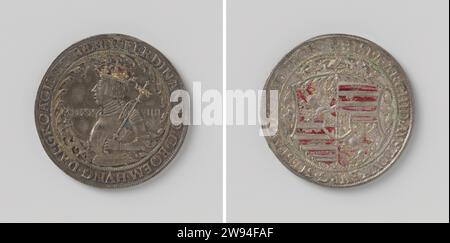 Ferdinand I., König von Böhmen und Ungarn, Anonym, Geschichtsmedaille 1529 Silbermedaille. Vorne: Brustschmuck Mann mit Krone, Schwert und Zepter im Inneren Wechsel. Rückseite: Gekröntes Wappen auf der Innenseite der Abdeckung Hall am Inn Silber (Metall). Lack (Beschichtung) Anschlagen (Metallbearbeitung) Stockfoto