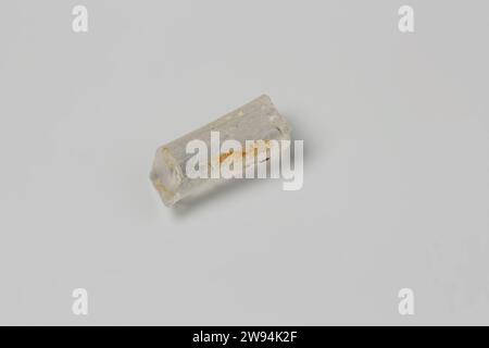 Fragment gerader Stahl aus Glas aus dem Wrack der Ostindianer Hollandia, Anonym, 1700 - in oder vor 1743 Trinkglas Glas, Stängelglas, Stängelglas, Stängelglas, Schäfte, glatt; Fragment, kreisförmig im Schnitt, verjüngend, Volumenkörper. Niederlande Glas an zweiter Stelle Stockfoto
