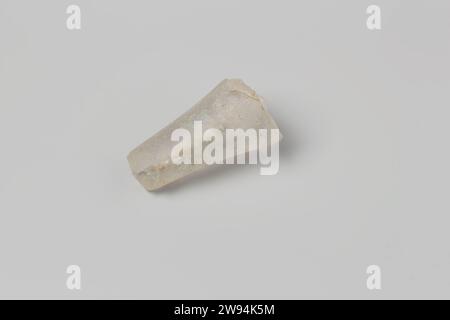 Fragment gerader Stahl aus Glas aus dem Wrack der Ostindianer Hollandia, Anonym, 1700 - in oder vor 1743 Trinkglas Glas, Stängelglas, Stängelglas, Stängelglas, Schäfte, glatt; Fragment, ID NG 1980-27H798. Niederlande Glas an zweiter Stelle Stockfoto