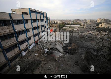 Rafah, Gaza. Dezember 2023. Nach einem israelischen Angriff auf die Ali ...