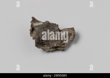 Auszug aus dem Wrack der Ostindianer Hollandia, 1700 - in oder vor 1743 Fragment Teile von Artefakten; erodierte Fragmente: Materialien; Zinn. Niederlande Zinn (Metall) an zweiter Stelle Stockfoto