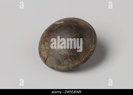 Button aus dem Wrack der Ostindianer Hollandia, Anonym, 1700 - in oder vor 1743 Button Knoop. (1) ID. Von 1980-27h1405 Niederlande Knochen (Material) an zweiter Stelle Stockfoto