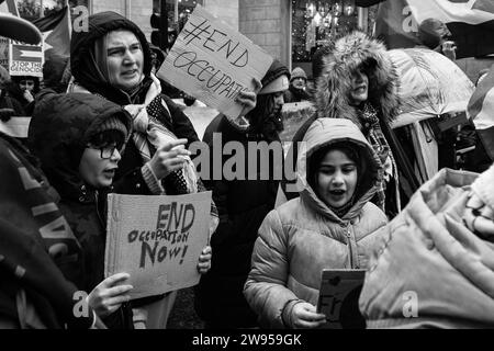 Glasgow Stop the war Coalition Demonstration am 23. Dezember 2023 Stockfoto