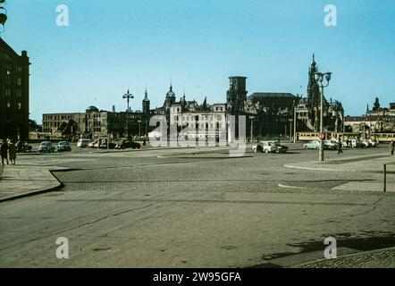 Mit Blick auf die Ruinen von Taschenbergpalais, Residenzschloss und Hofkirche. Geschätztes Datum Stockfoto