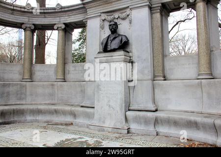 Richard Morris Hunt Memorial, 70th Street, an der Central Park East Perimeter Wall, New York, NY, USA Stockfoto