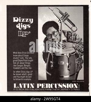 Mitte der 1970er Jahre erschien die LP Latin Percussion mit dem großartigen Jazz, Dizzy Gillespie. Er behauptet, dass Diz alles über lateinische Schlaginstrumente gelernt hat, indem er mit Chano Pozo arbeitete. Stockfoto