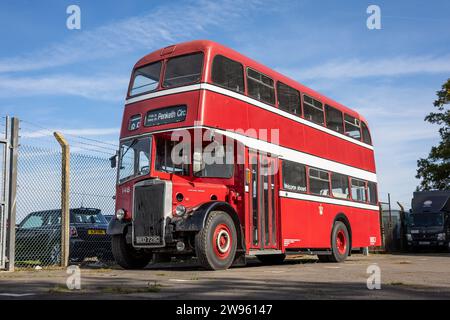 1965 Leyland 'Titan PD2/40, ausgestellt im Bicester Heritage Scramble am 8. Oktober 2023. Stockfoto