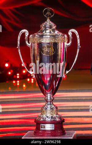 Rom, Italien. Dezember 2023. Rom, Rai Auditorium des Foro Italico, Finale der TV-Show „Dancing with the Stars“. Auf dem Foto: The Cup Credit: Independent Photo Agency/Alamy Live News Stockfoto